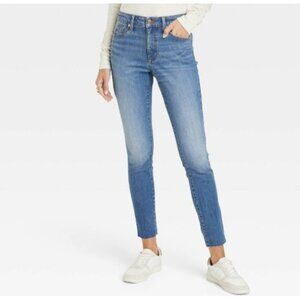 Universal Thread Women's High-Rise Skinny Jeans Medium Wash Size 6R